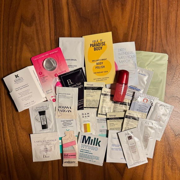 Shiseido Other - Skin care sample pack